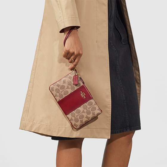 Small wristlet coach on sale